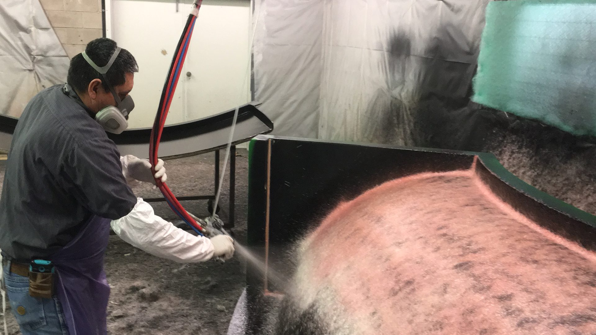 Chop-spray application into an open mold